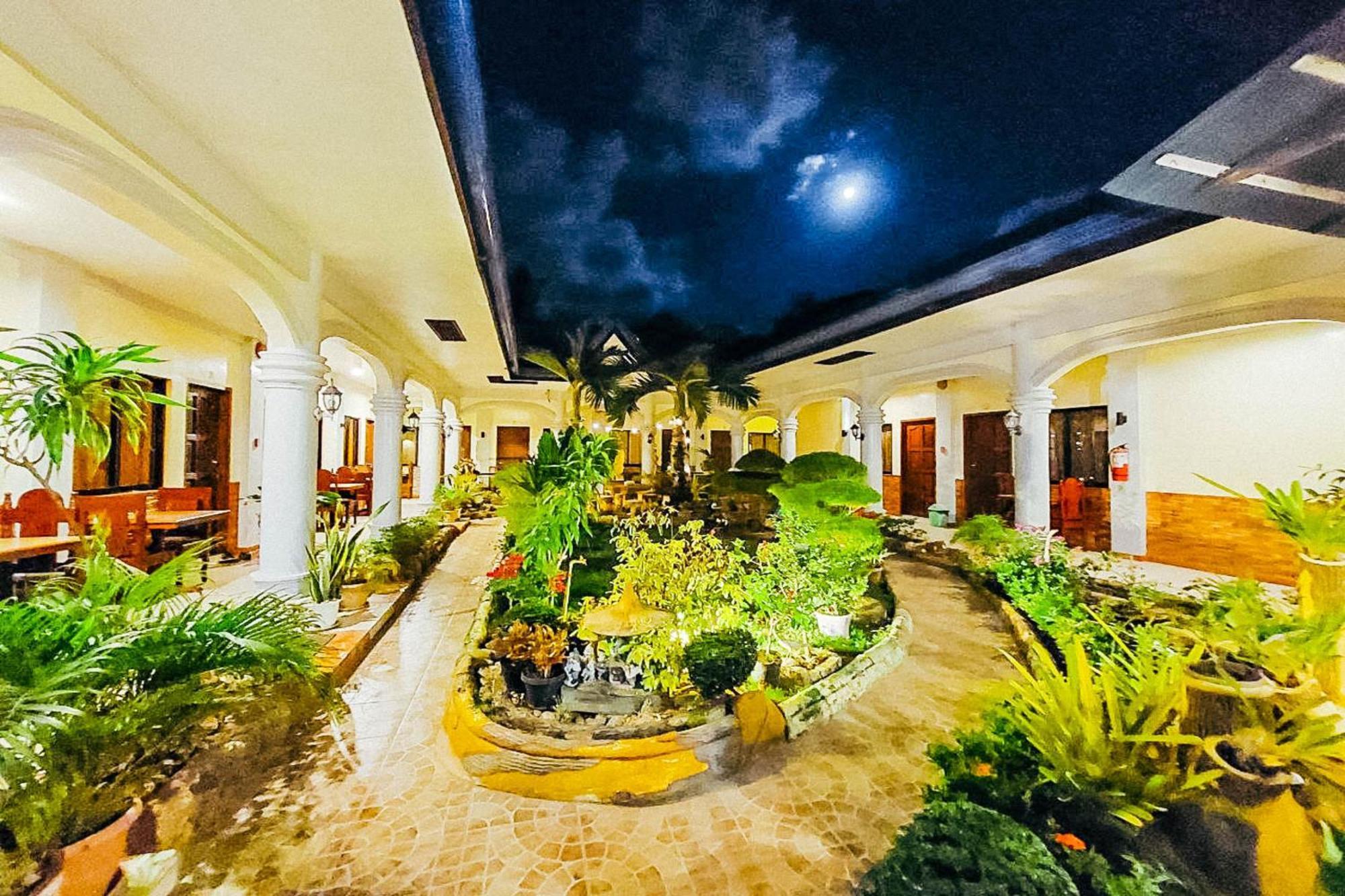 Mbg Travellers Inn Powered By Cocotel بويرتو برينسيسا المظهر الخارجي الصورة
